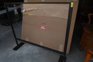 lot 65 image: PLEXI SHIELD TABLE TOP KIT