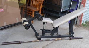 lot 68 image: WEIGHT BENCH WITH POLE