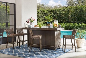 lot 371 image: NEW Members Mark 5-Piece Halstead Outdoor Bar