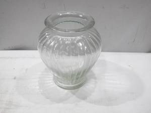 lot 684 image: NEW Vickerman Glass Vase
