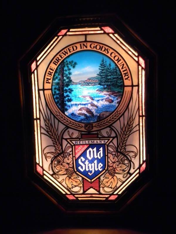 Old Style Heileman's Lighted Beer Sign Pure Genuine Brewed 