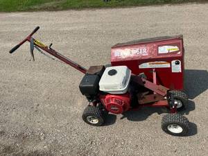 lot 3 image: Bed Edger with GX270 Honda Motor