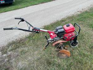 lot 7 image: Honda FC600 Tiller