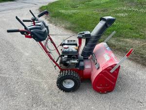 lot 8 image: Troy-Bilt Storm 2620 26 Electric Start Snowblower