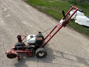 lot 13 image: Edger with Honda Motor