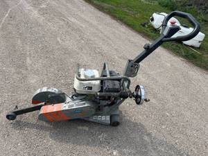 lot 16 image: Norton GC55 Clipper Saw with Honda Motor