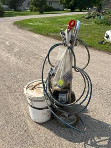 lot 17 image: Campbell Hausfeld Airless Paint Sprayer