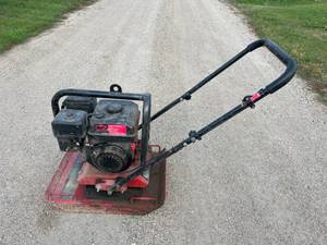lot 19 image: Construction Zone Plate Compactor 56035