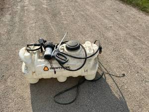 lot 26 image: County Line Sprayer 25 Gallon