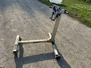 lot 35 image: Engine Stand