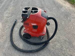 lot 37 image: Hilti VC 40-U WetDry Vacuum