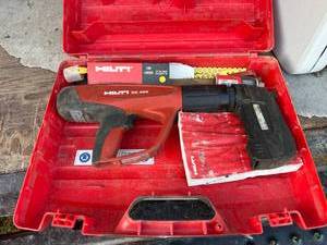lot 57 image: Hilti DX460 Nail Gun