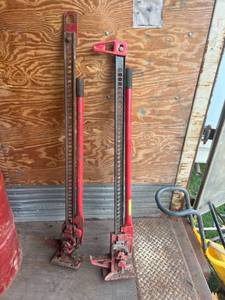 lot 65 image: Pair of Hi Lift Jacks