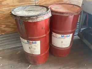 lot 67 image: Mobil Delvac Xtreme Grease