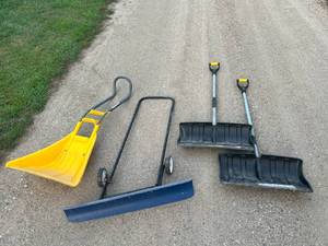 lot 86 image: Snow Shovels
