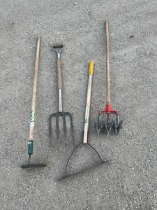 lot 87 image: LawnGarden Tools