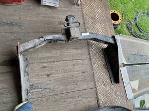 lot 90 image: Draw-Tite Trailer Hitch