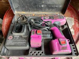lot 94 image: Black & Decker Cordless Drill Set