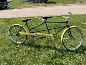 lot 99 image: NDSU Theme Tandem Bicycle