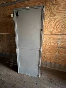 lot 101 image: Exchange Master Storage Cabinet with Lock