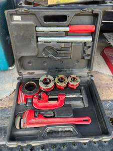 lot 130 image: Super-Ego Pipe Threader Kit