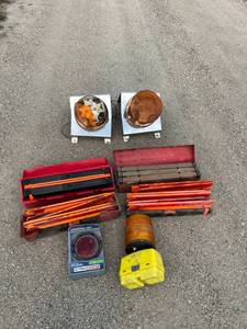 lot 137 image: Road Flare Kits, Rotating Lights & New Tow Smart Light