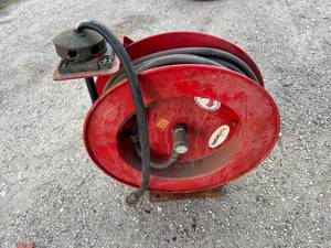 lot 142 image: Air Hose Reel