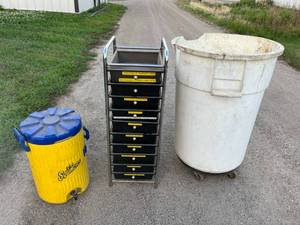 lot 143 image: Organizer, Garbage on Rollers & Cooler