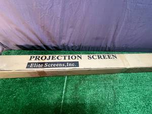lot 154 image: NIB Pull Down Projection Screen 48 x 64