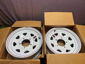 lot 157 image: 4 NIB 15x5 Rims