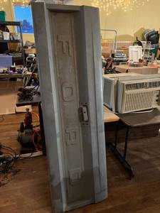 lot 190 image: Ford Tailgate