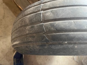9.5LX15 tire and rim