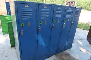 lot 21 image: DOUBLE LOCKERS