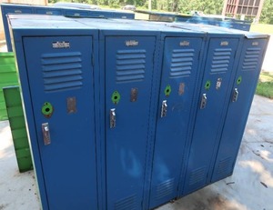 lot 22 image: DOUBLE LOCKERS