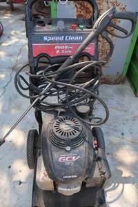 lot 28 image: PRESSURE WASHER