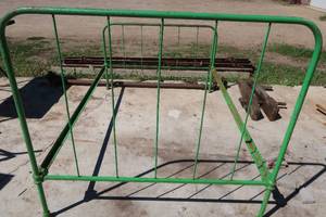 lot 46 image: METAL BED FRAME