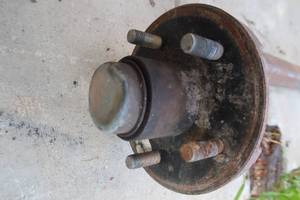 lot 48 image: TRAILER AXLE