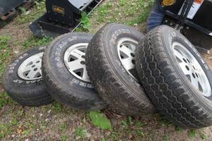 lot 76 image: RIMS  TIRES
