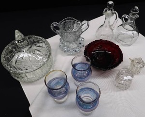 lot 122 image: LOT OF VINTAGE GLASSWARECRYSTAL