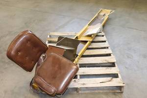 lot 5 image: 13 Step Stair Lift