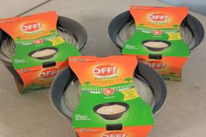 lot 48 image: 3ct SC Johnson OFF Backyard Tabletop Triple Wick Citronella Scented Candle