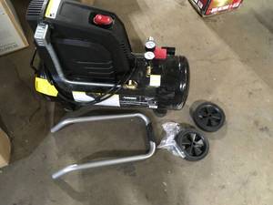 lot 28 image: Husky 8G 150 PSI Hotdog Air Compressor Customer Returns See Pictures