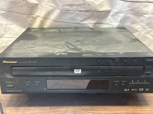lot 26 image: Pioneer Dv-C503 DVD Player (needs cord)