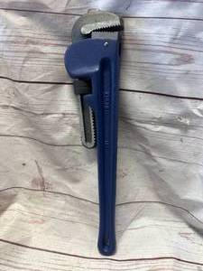 lot 33 image: Williams 18 Inch Pipe Wrench