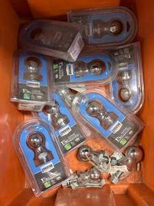 lot 85 image: Lot of 12 Trailer Balls