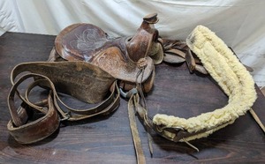 lot 1 image: Leather Horse Saddle