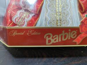 lot 11 image: 1997 Happy Holidays Special Edition Barbie