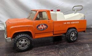 lot 12 image: Vintage Tonka AA Wrecker Truck 24 Hr. Service Pickup Orange Pressed Steel