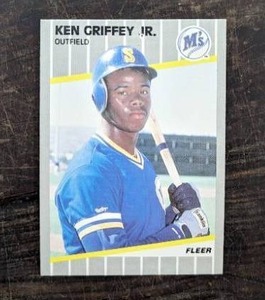 lot 42 image: 1989 Fleer Ken Griffey Jr. Rookie Baseball Card