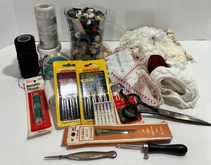 lot 358 image: Assorted Sewing Notions Including Vintage Buttons